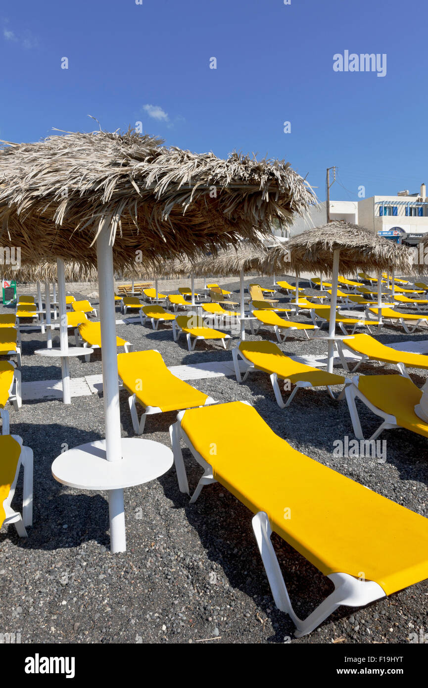 Yellow sun lounger hi res stock photography and images Alamy