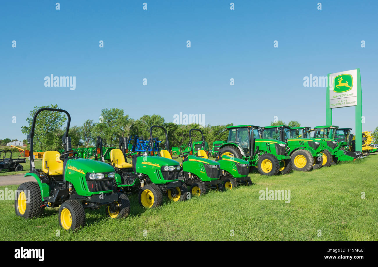 Broken tractor hires stock photography and images Alamy