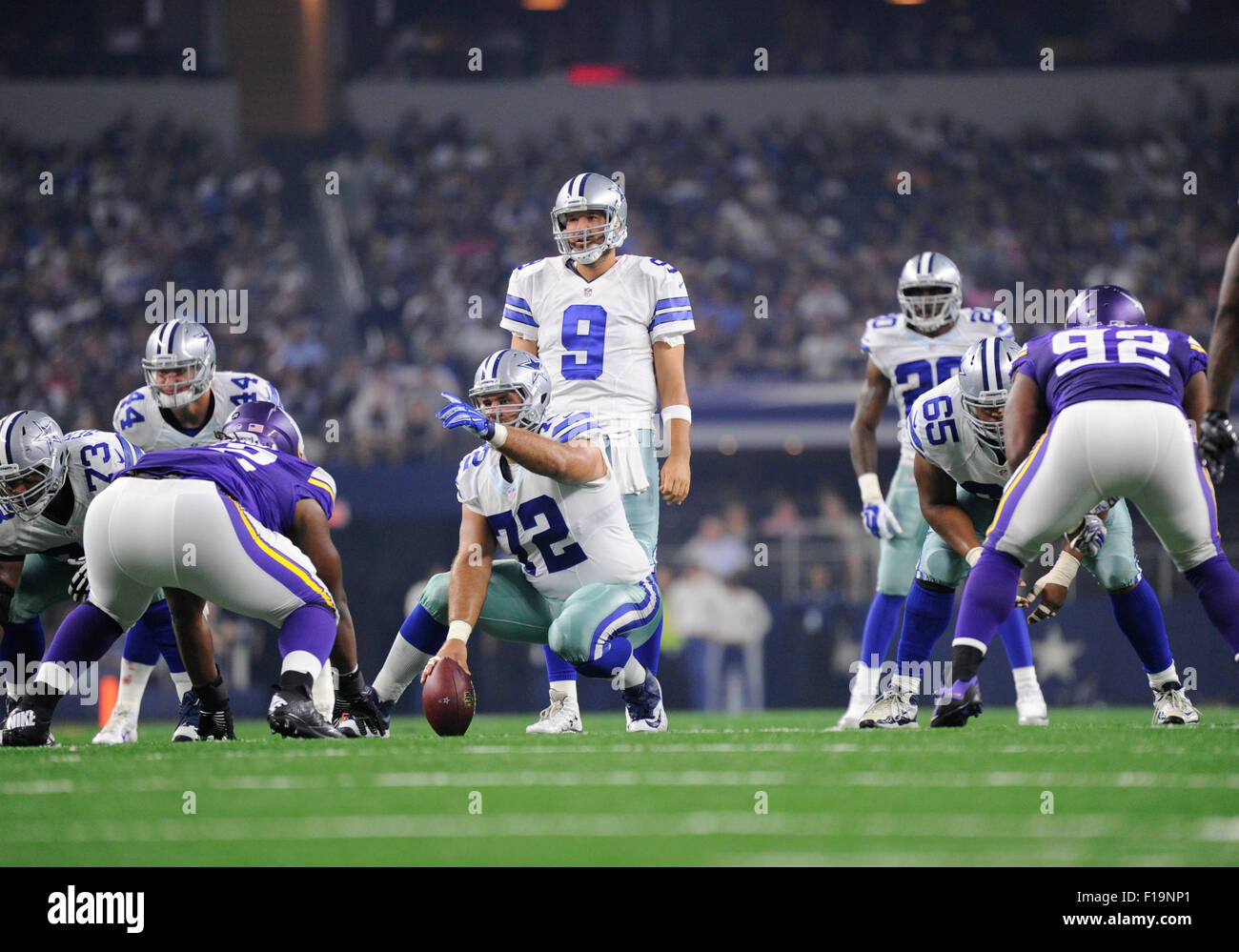 Tony Romo Playing Football Tony romo on the dallas cowboys hi-res stock photography and images - Alamy