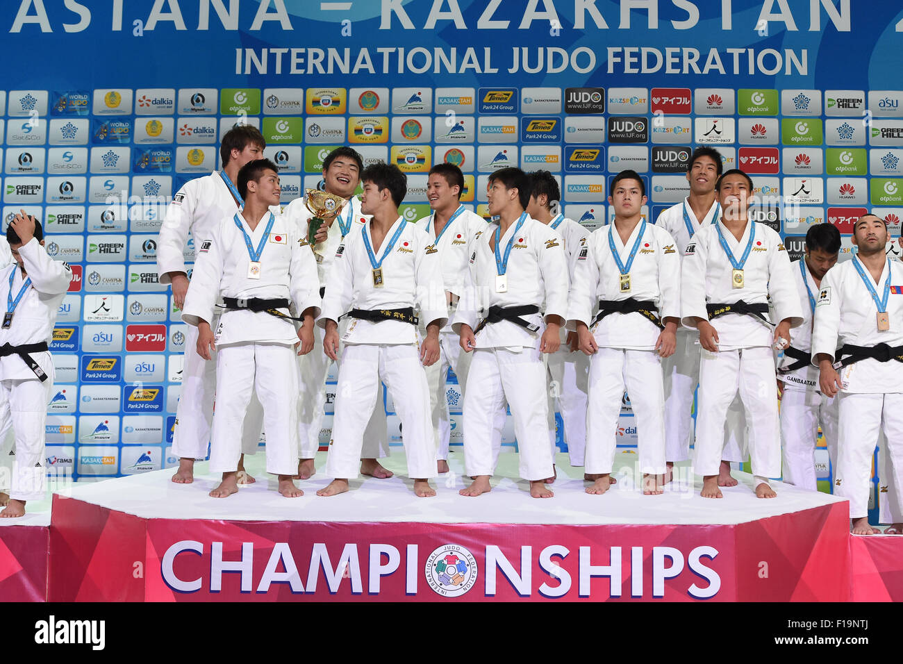 Astana, Kazakhstan. 30th Aug, 2015. (L-R) Ryu Shichinohe, Goki Maruyama, Takeshi Ojitani, Shohei Ono, Matthew Baker, Riki Nakaya, Yuya Yoshida, Kengo Takaichi, Takanori Nagase, Masashi Ebinuma (JPN) Judo : World Judo Championships Astana 2015 Men's Team Medal Ceremony at Alau Ice Palace in Astana, Kazakhstan . Credit:  AFLO SPORT/Alamy Live News Stock Photo