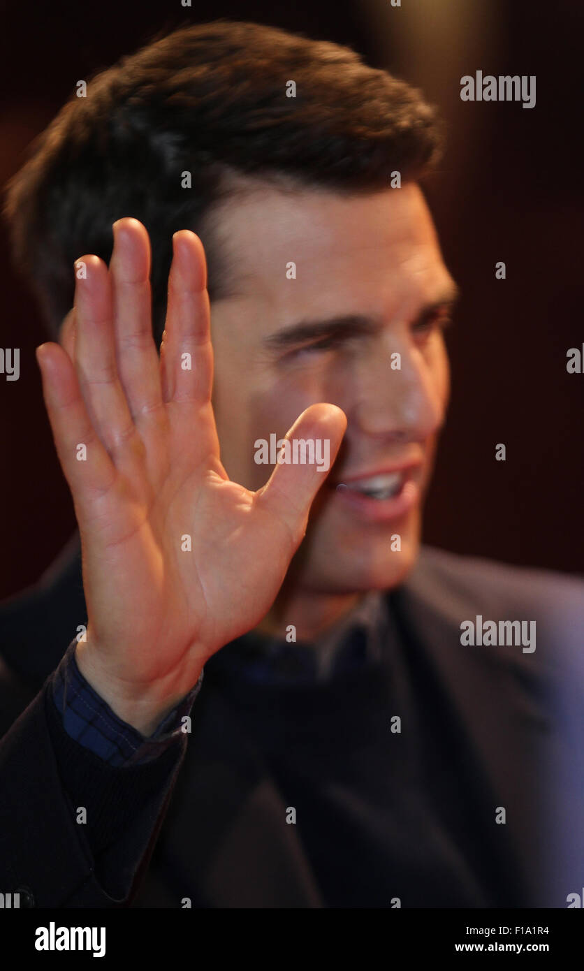 Tom Cruise attends a film premiere in London 2011 Stock Photo - Alamy