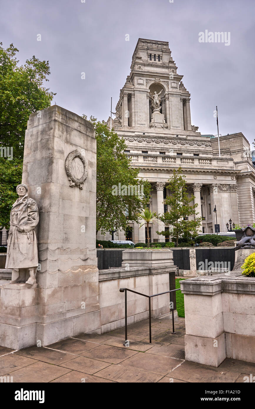 11 Trinity Square is a Grade II listed building in London Stock Photo