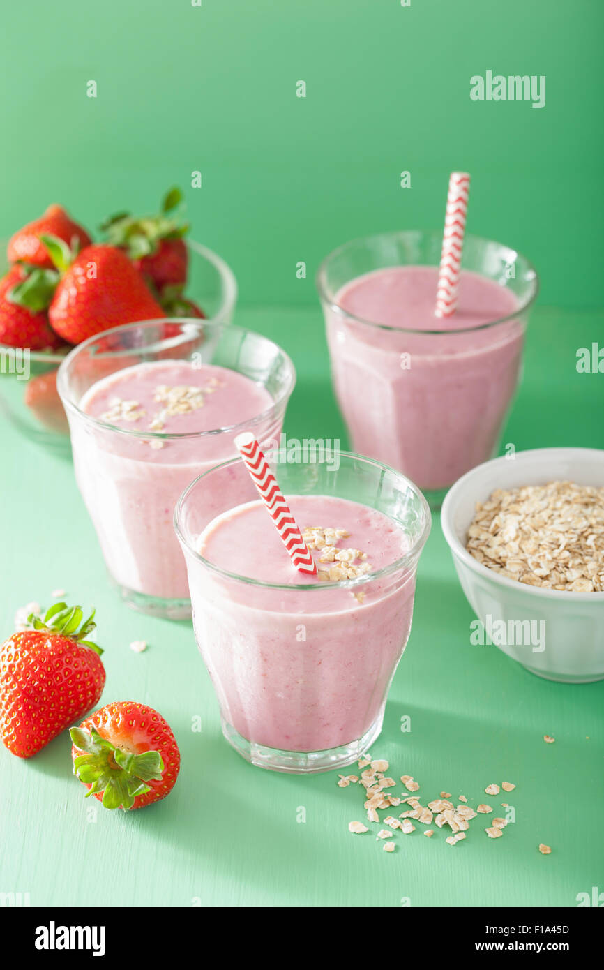 healthy strawberry oat smoothie Stock Photo Alamy