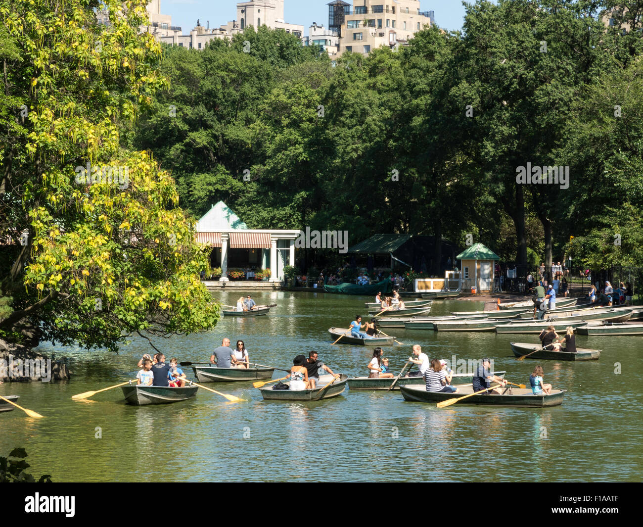 The Lake and Boathouse in Central Park, Summertime, NYC Stock Photo Alamy