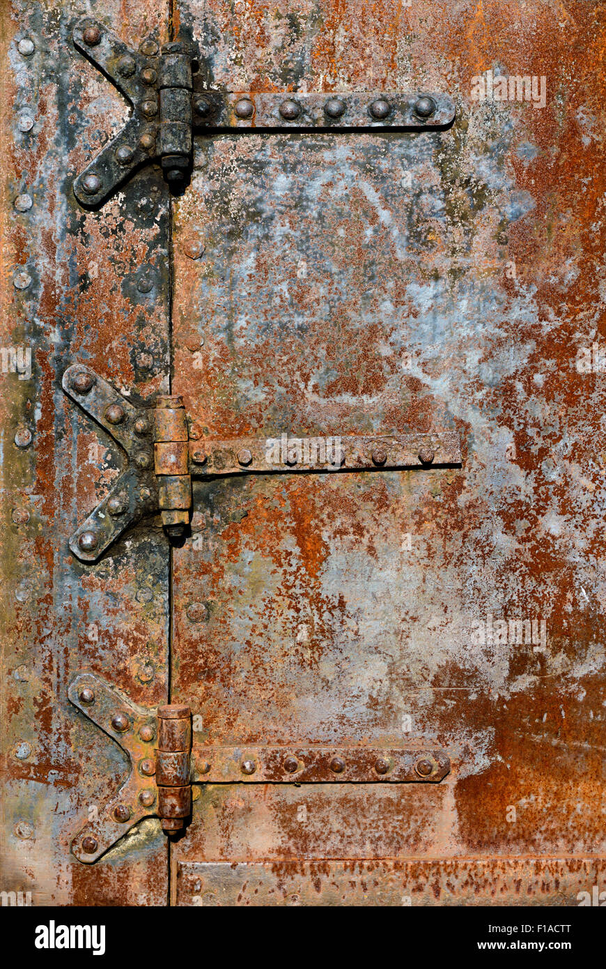 Steel door hinge hires stock photography and images Alamy