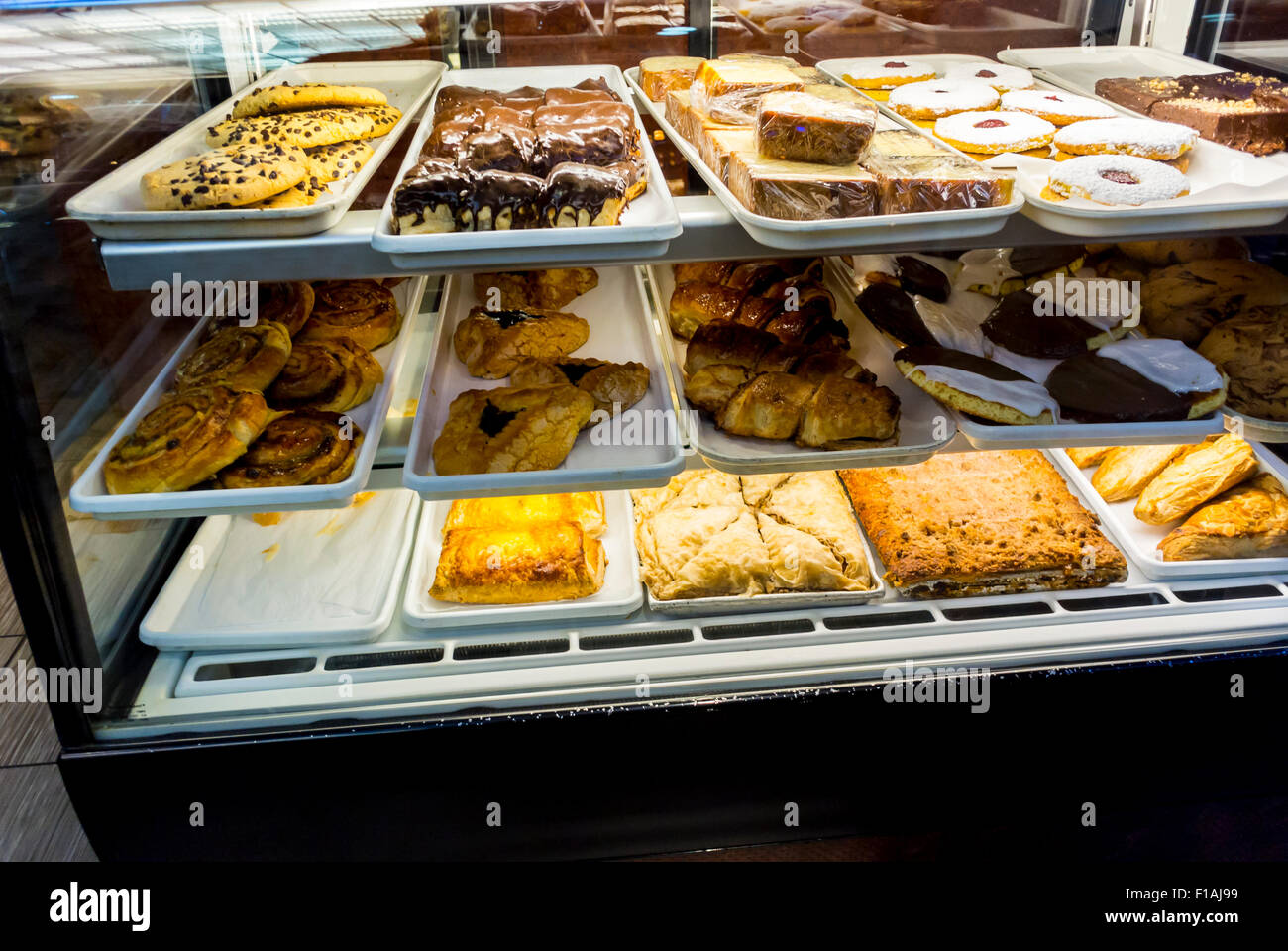 New York City, NY, USA, Detail, inside American Bakery Shop, Baked goods on display in Window Stock Photo