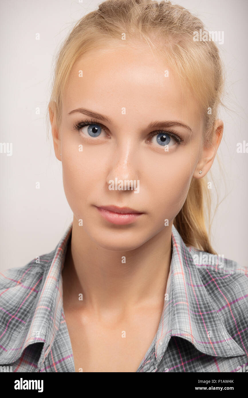 pretty young woman portrait Stock Photo - Alamy
