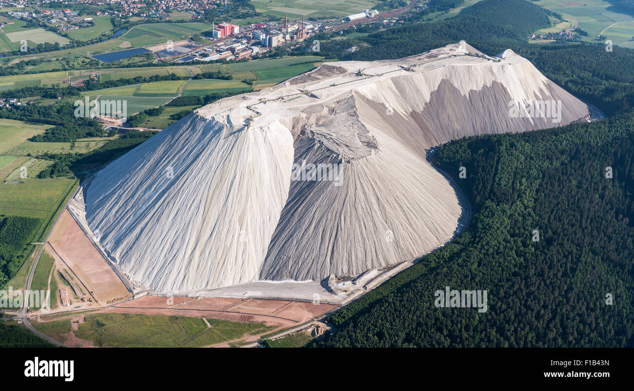 Salt mountain, Monte Kali, Wintershall potash plant behind, K + S KALI GmbH, Werra valley, Aerial View, herring, Werra, Hessen Stock Photo