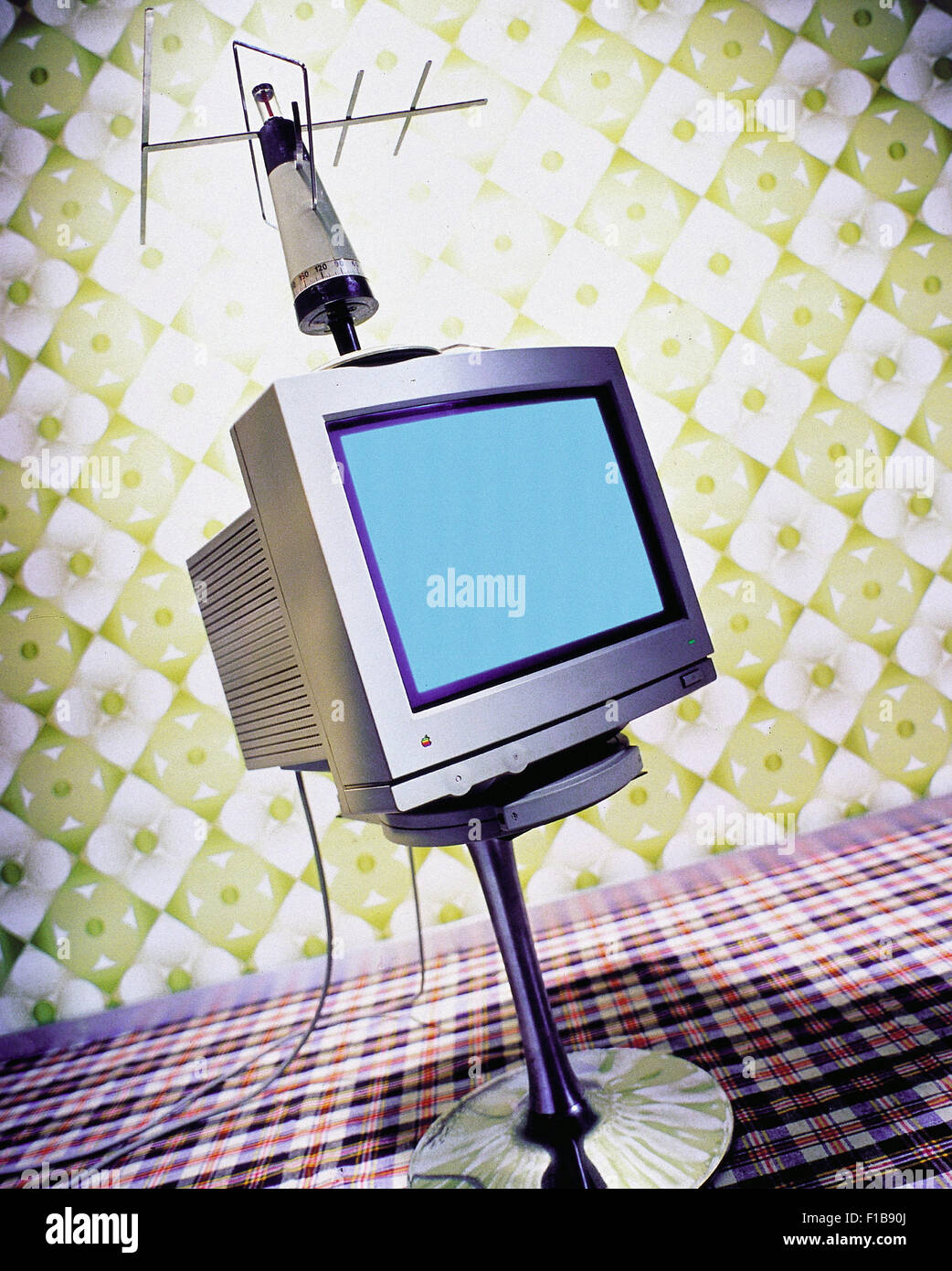 Issues watch tv hi-res stock photography and images - Alamy
