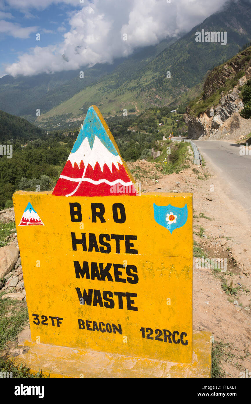 India, Jammu & Kashmir, Border Roads Organisation, Haste Makes Waste sign beside Srinagar to Leh Highway Stock Photo