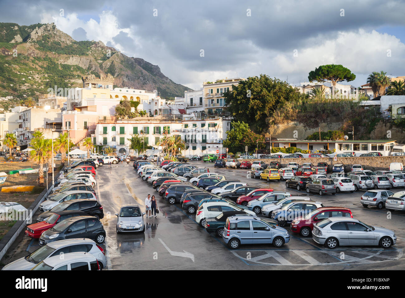 Full parking lot hi-res stock photography and images - Alamy