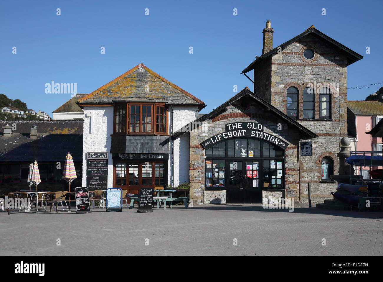 Lifeboat station looe hi-res stock photography and images - Alamy