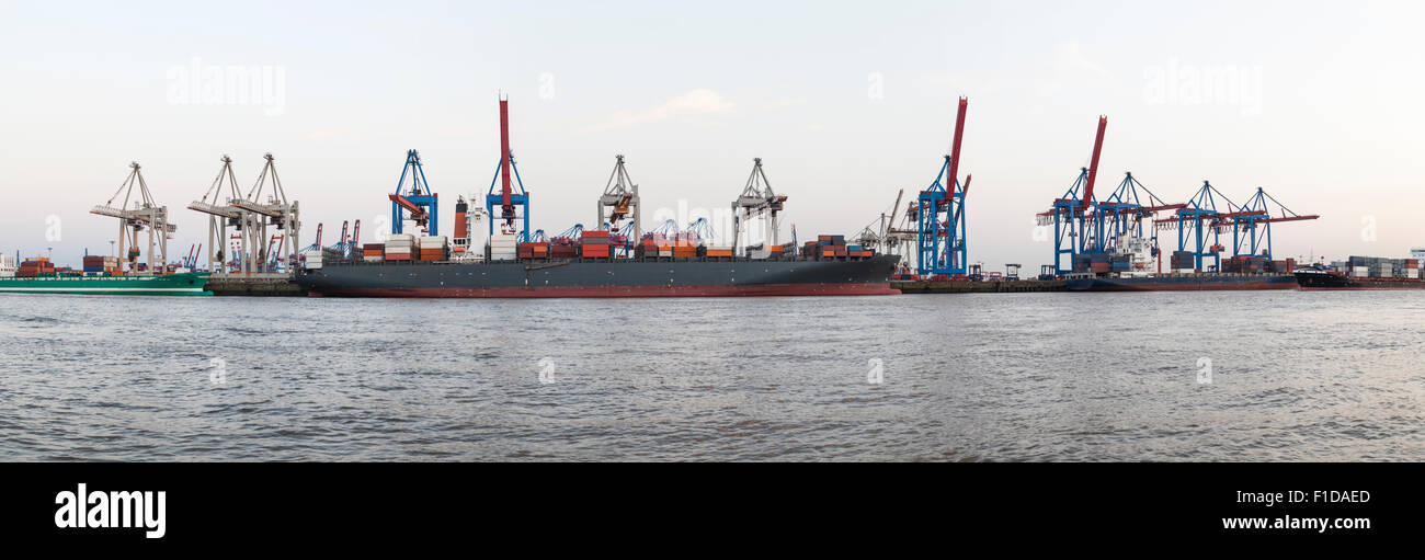 Eurogate container terminal hamburg hi-res stock photography and images ...