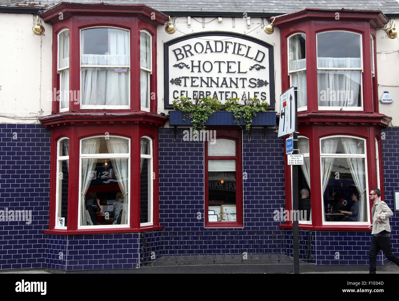 Broadfield Hotel on Abbeydale Road in Sheffield Stock Photo Alamy