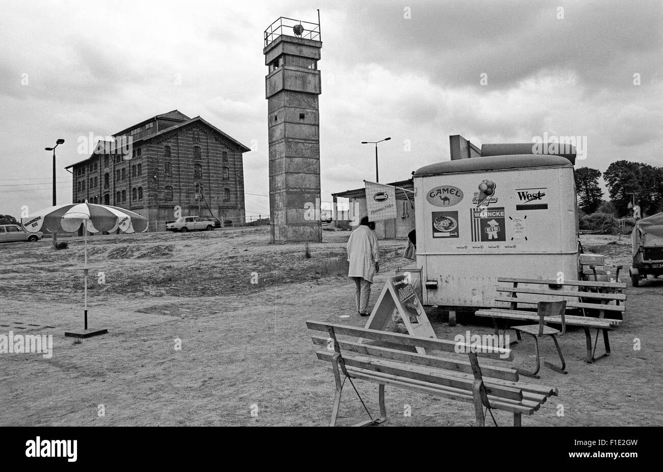 Open border between East and West Germany on the Baltic coast in Travemünde  and Pötenitz, after the iron curtain came down Stock Photo - Alamy