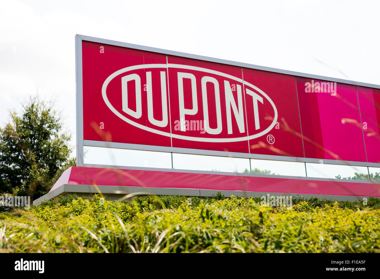 A logo sign outside of the DuPont Chestnut Run Plaza facility in Wilmington, Delaware on August 29, 2015. Stock Photo