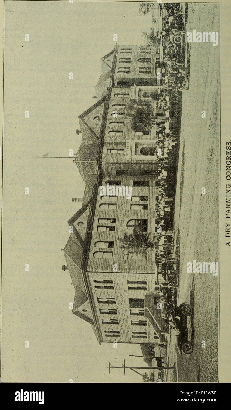 This 1902 catalog lists the officers and students of the Fort Hays
