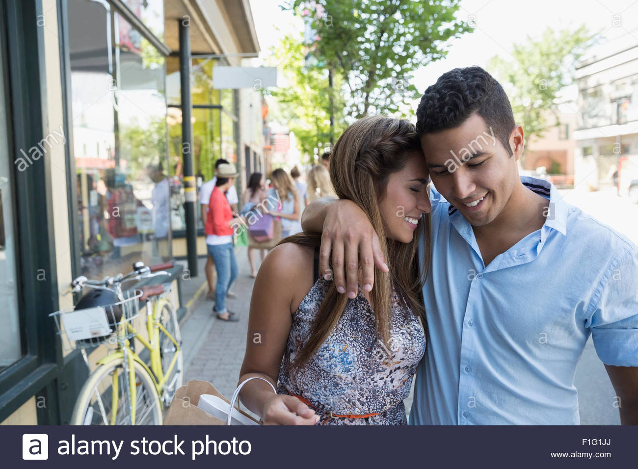 Sidewalk outside hires stock photography and images Alamy