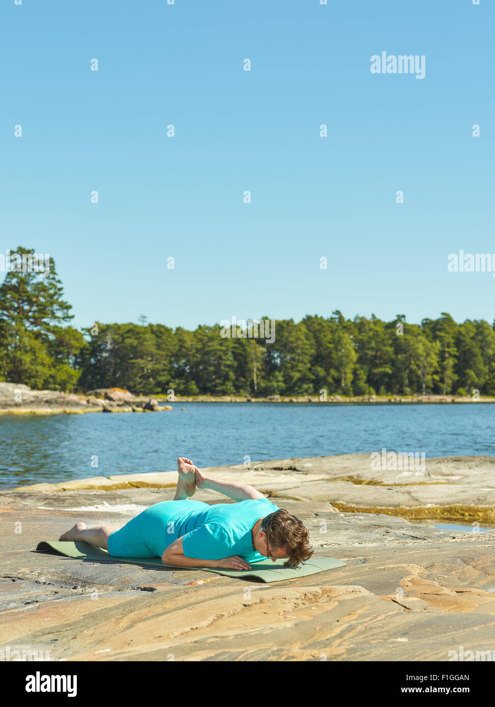 real-life-fitness-training-mature-woman-training-outdoor-vertical