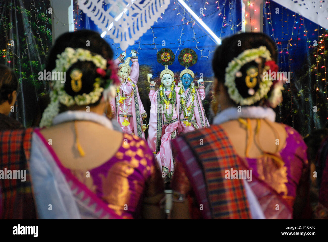 how vaishnavs celebrate holi