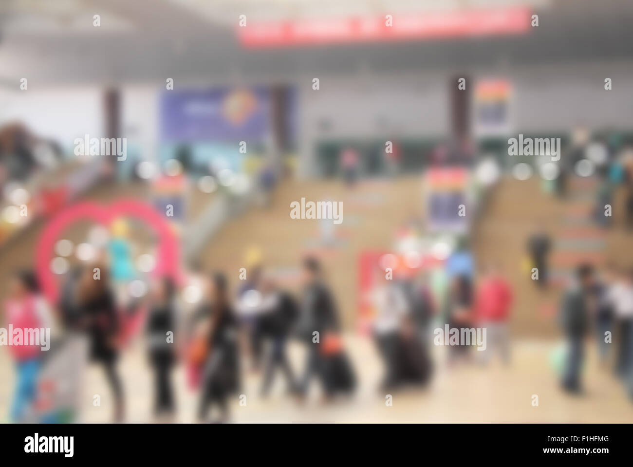 Shopping mall blur background hi-res stock photography and images - Alamy