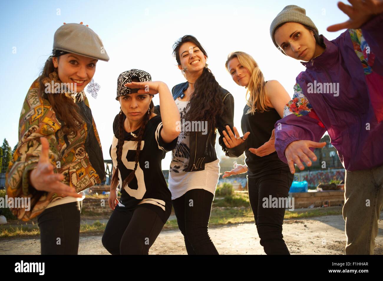 Women camera standing hi-res stock photography and images - Alamy