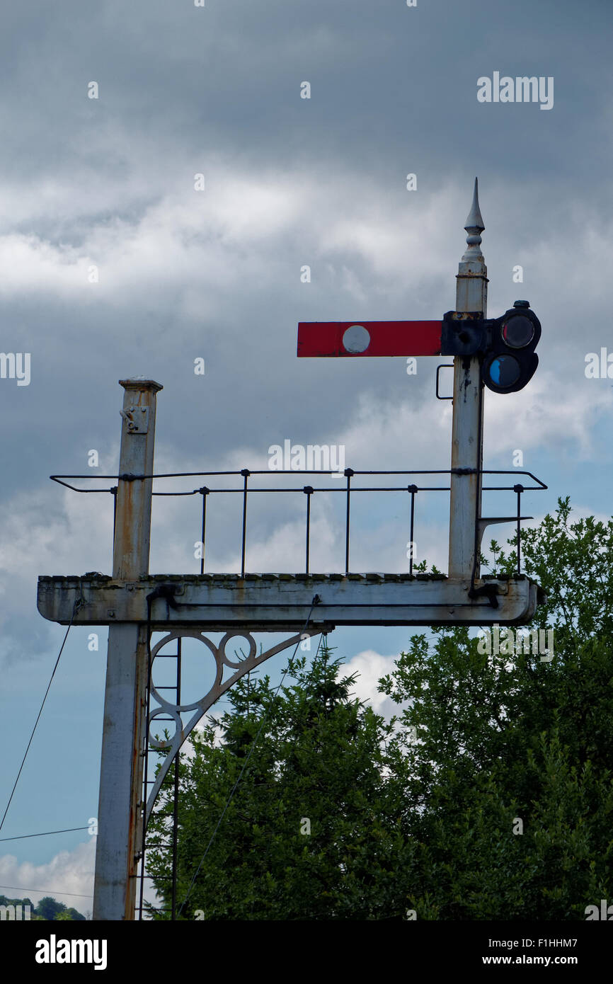 Steam train oakworth railway station hi-res stock photography and ...