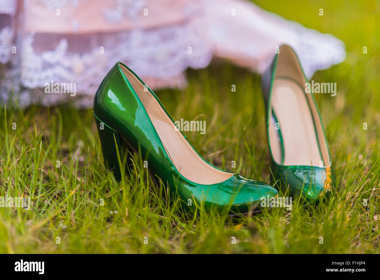 emerald bridal shoes
