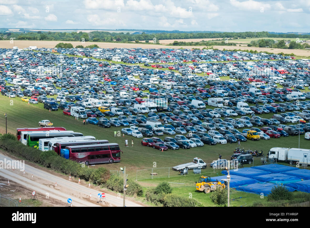 Tarrant Hinton, Blandford Form, UK. 2nd September, 2015. 1000's of
