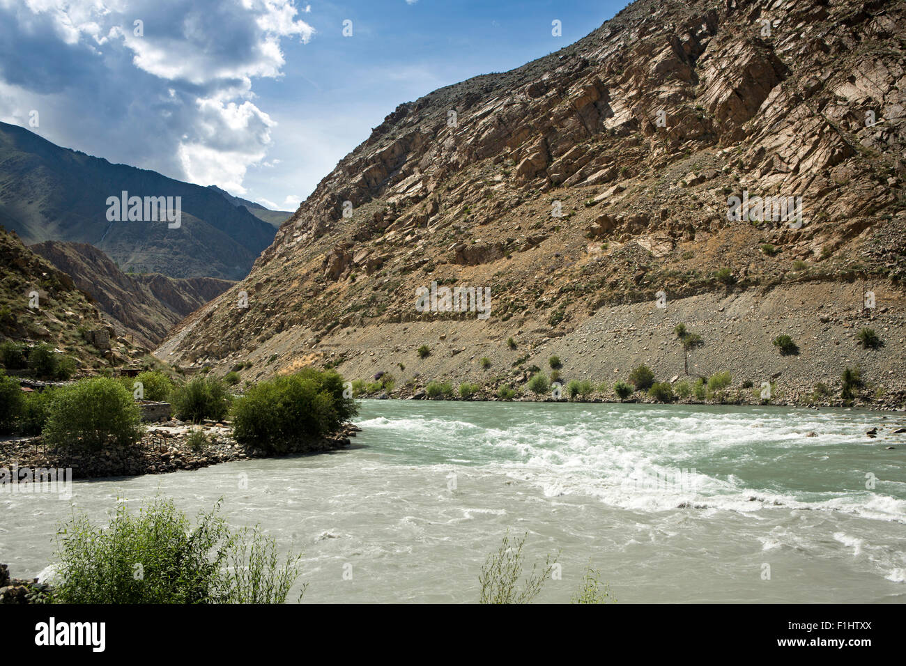 India, Jammu & Kashmir, Kharbu, confluence of Shingo and Drass Rivers, tributaries of River Indus Stock Photo