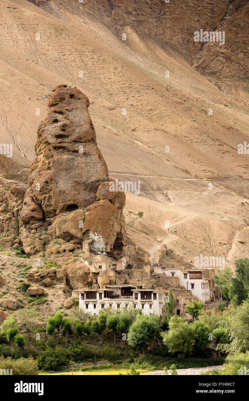 India, Jammu & Kashmir, Ladakh Buddhism, Mulbekh monastery below huge rock at foot of  Namika La pass Stock Photo