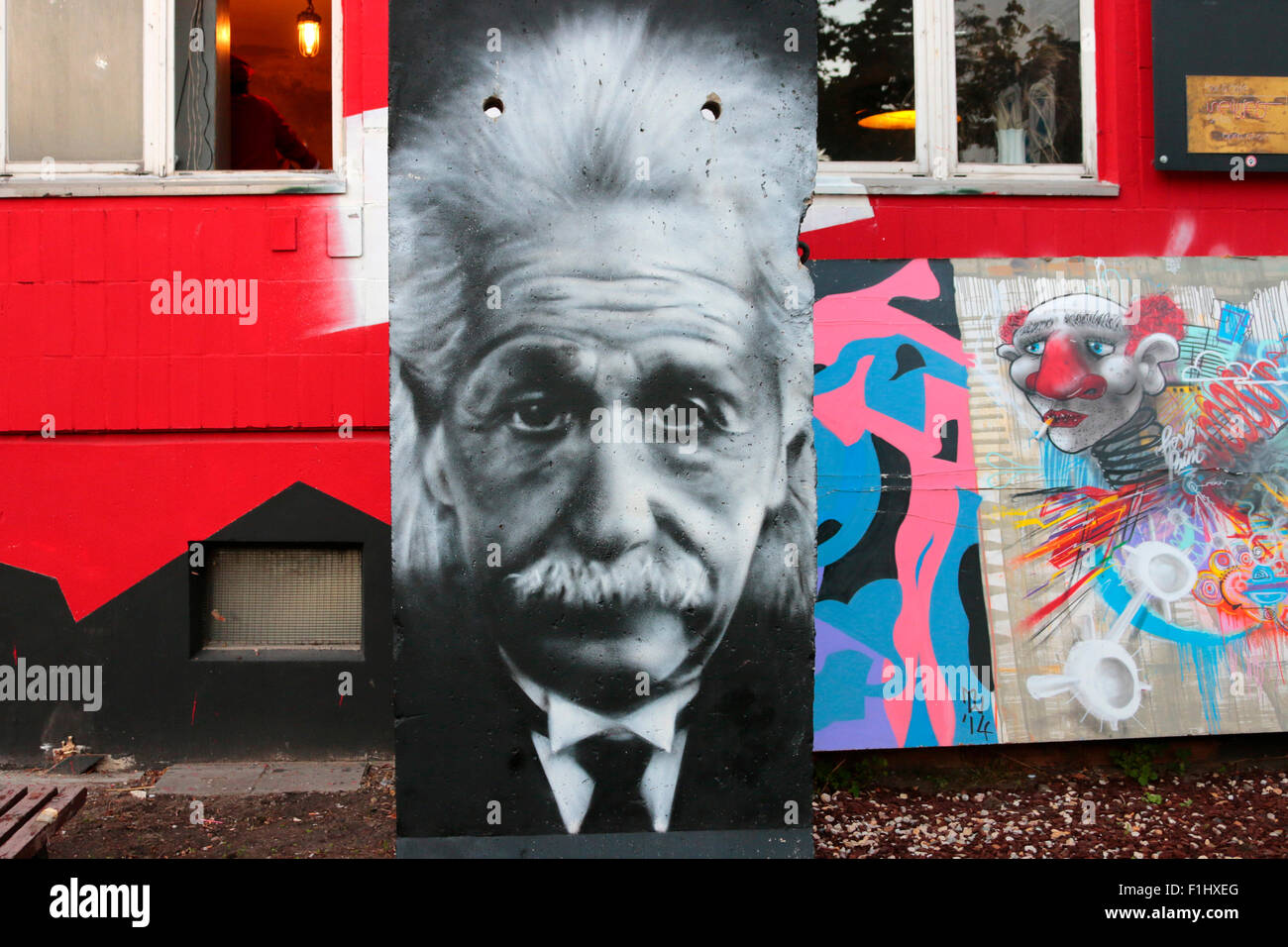 Albert Einstein-Graffity auf Mauerstuecken, Berlin-Kreuzberg (nur fuer redaktionelle Verwendung. Keine Werbung. Referenzdatenban Stock Photo