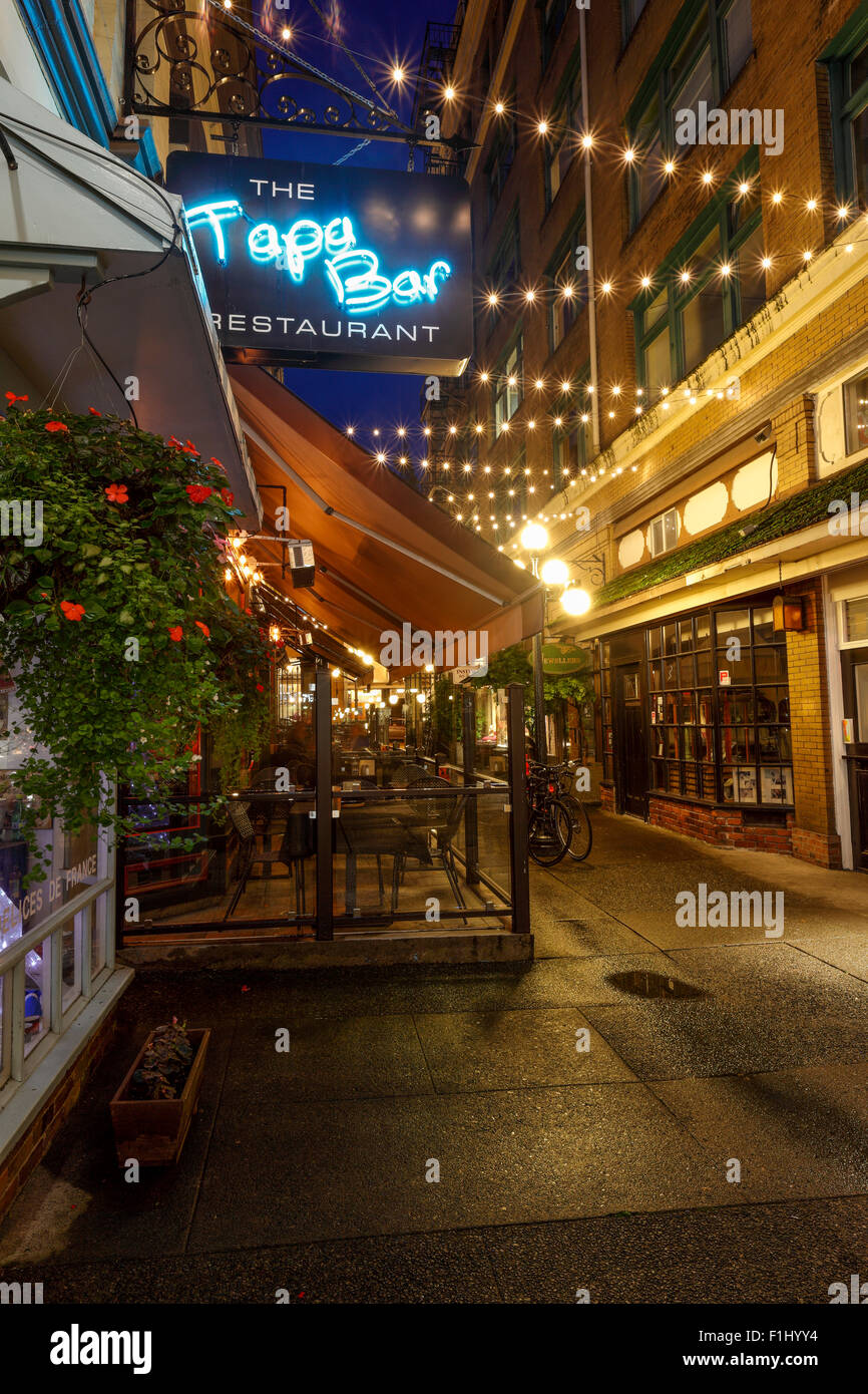 Tapa Bar restaurant in Trounce Alley at dusk-Victoria, British Columbia,  Canada Stock Photo - Alamy