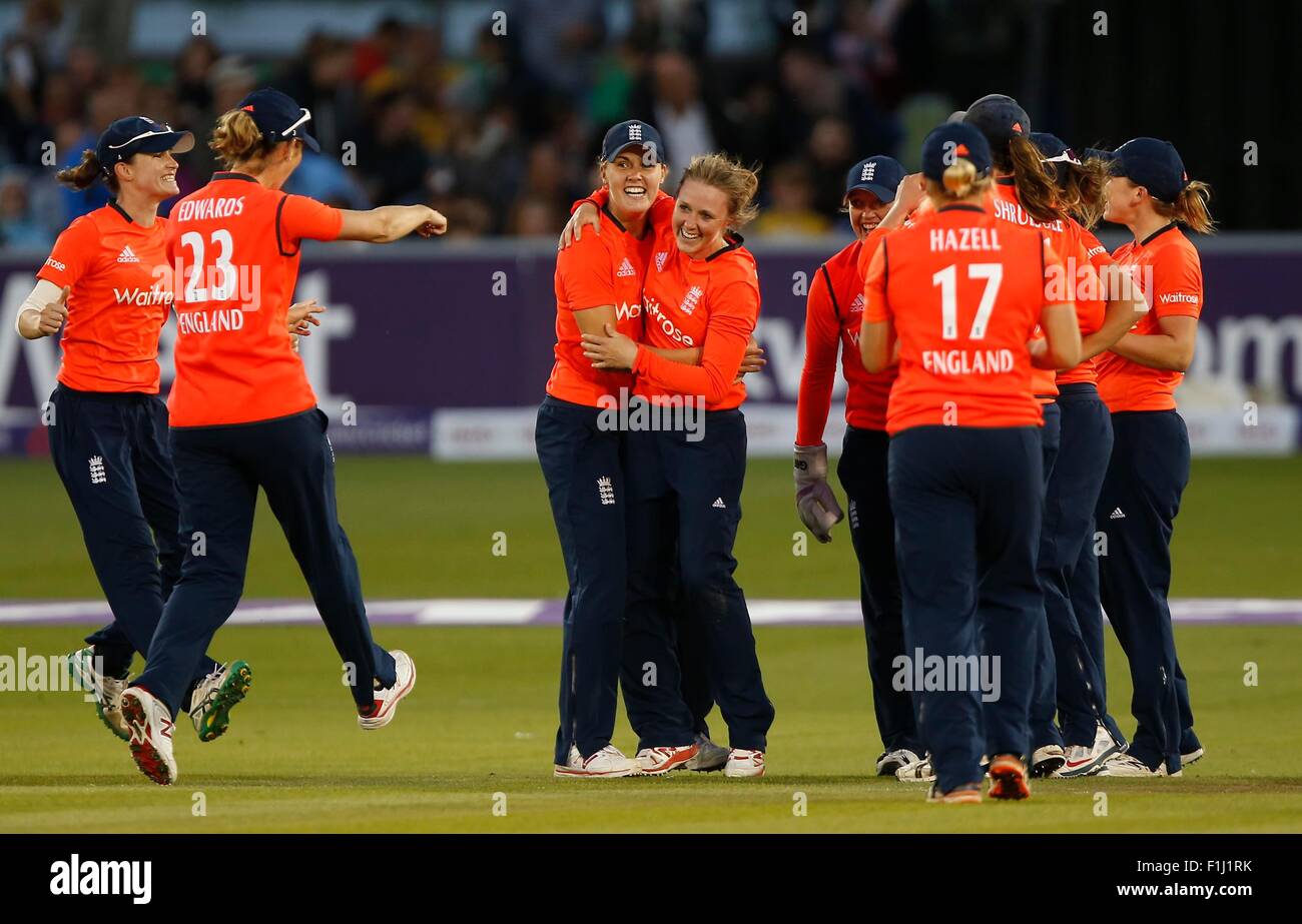 England’s Rebecca Grundy celebrates catching Alex Blackwell off her own bowling during the Women’s Ashes NatWest T20I match between England and Australia at The Brightonand hovejobs.com County Ground in Brighton & Hove. August 28, 2015. James Boardman / Telephoto Images +44 7967 642437 Stock Photo