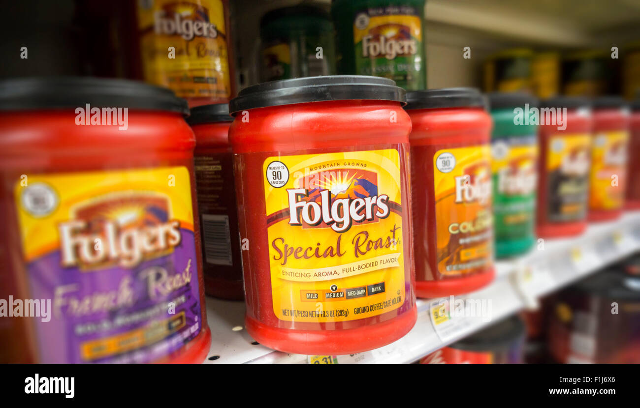 A display of Folgers coffee on a supermarket shelf in New York on Saturday, August 29, 2015. J.M. Smucker Co. reported coffee business rose 12 percent for the first time in 11 quarters bringing up the company's overall results.  Smucker makes Folgers and the Dunkin Donuts brand coffees. (© Richard B. Levine) Stock Photo