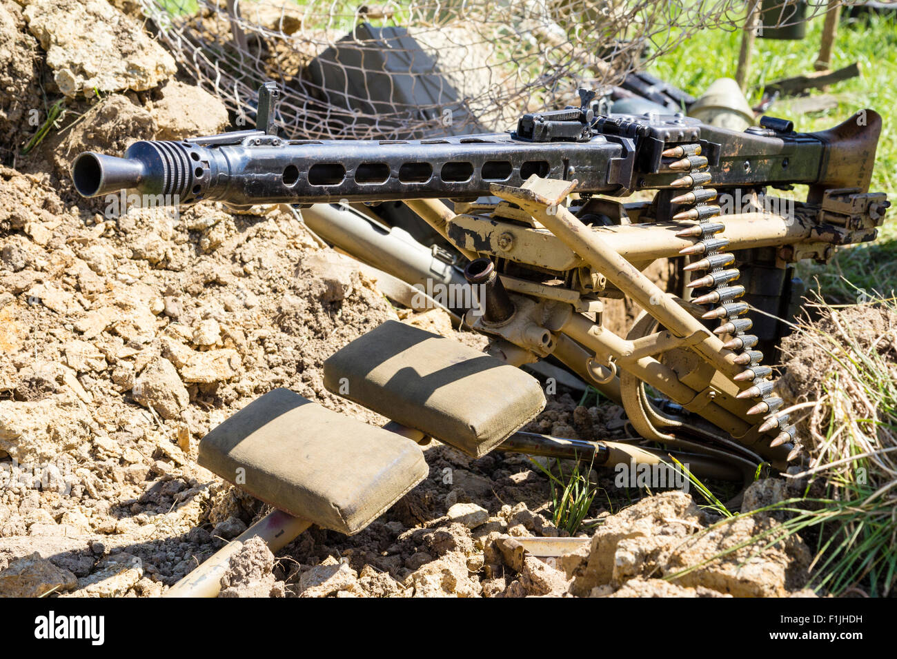 Mg42 german machine gun hi-res stock photography and images