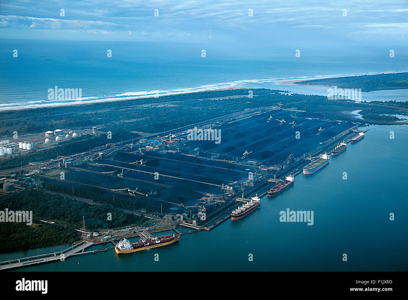 Richards bay coal hires stock photography and images Alamy