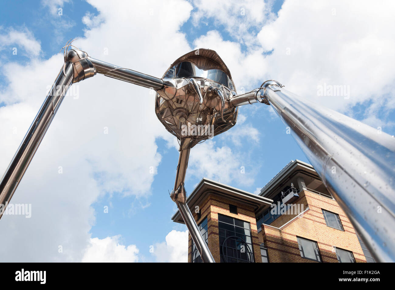 'War of the Worlds Martian fighting machine' sculpture, Church Street