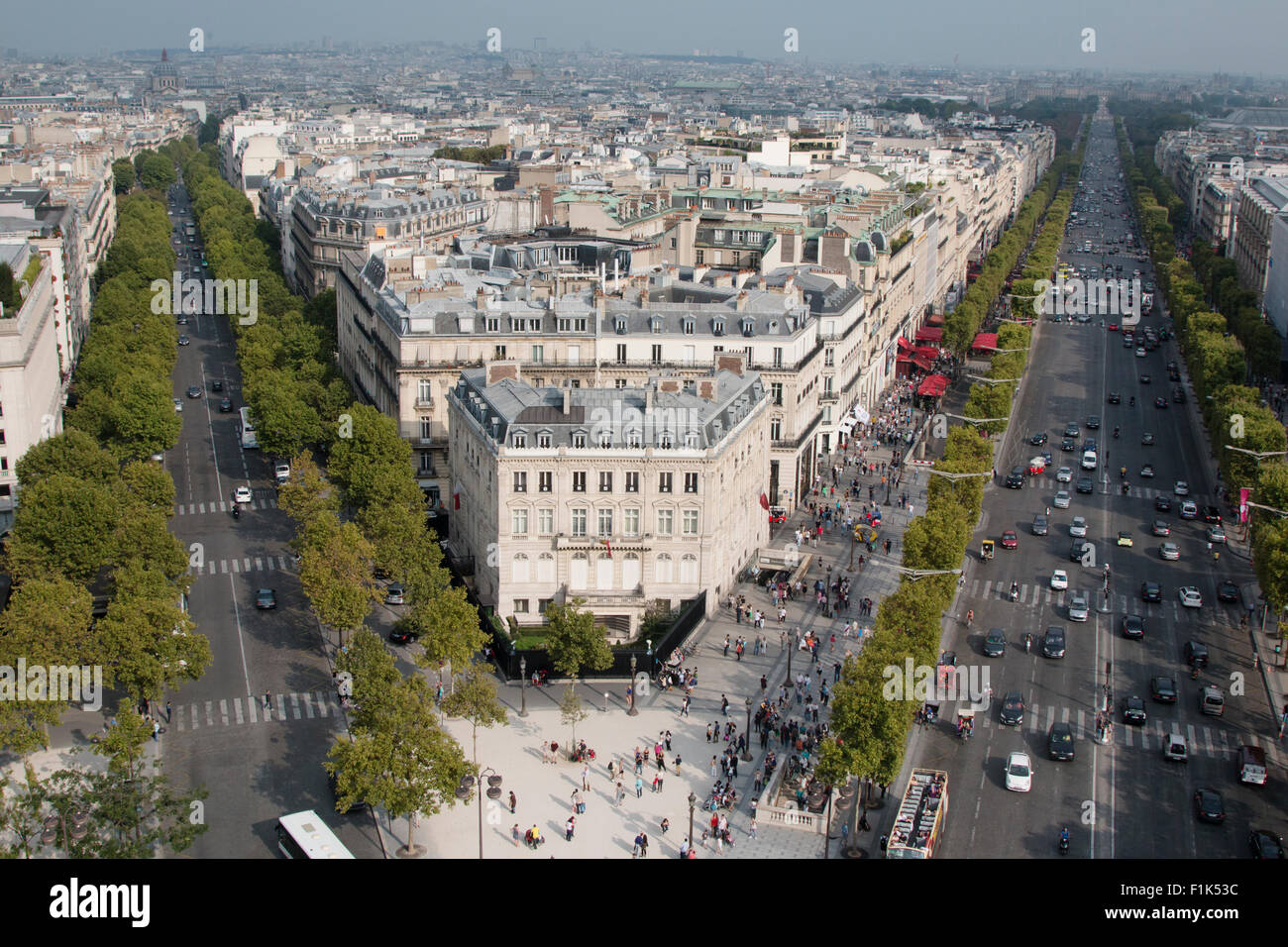 Paris view from the arc de triomphe hi-res stock photography and images ...