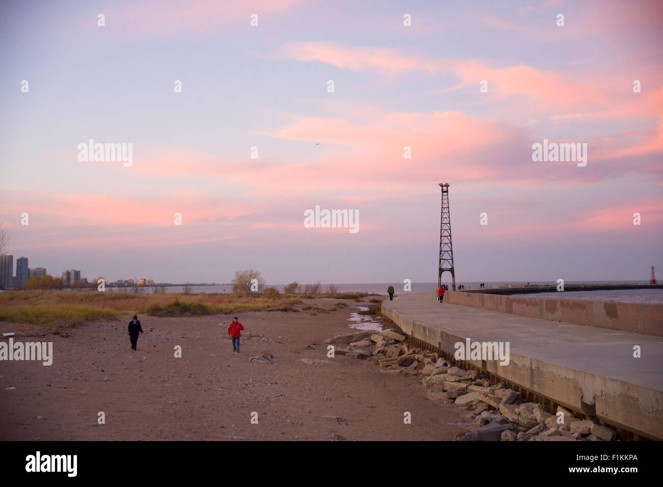 People strolling on the Montrose Harbour Pier on Lake Michigan, Chicago ...