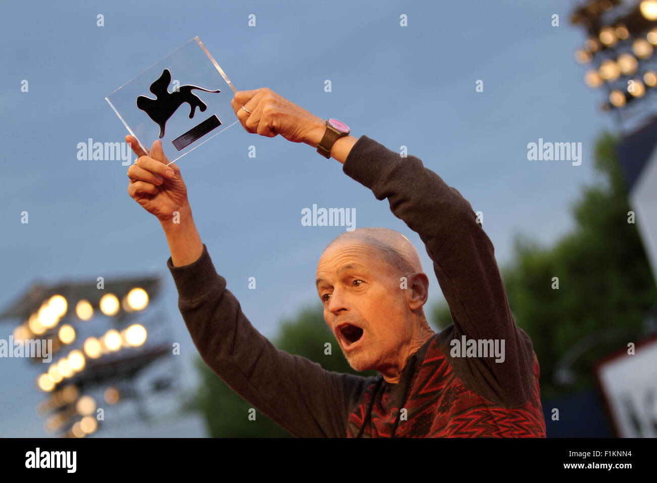 Venice, Italy. 3rd September, 2015. Director Jonathan Demme poses with his Visionary Talent Award 2015 attends Spotlight Premiere at the 72th Venice Film Festival Credit:  Andrea Spinelli/Alamy Live News Stock Photo