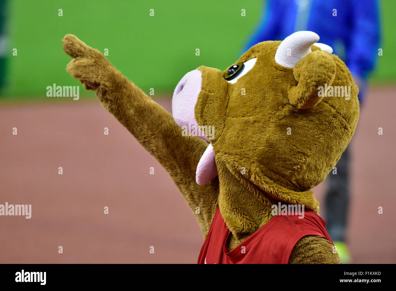 Zurich, Switzerland. 03rd Sep, 2015. Meeting mascot Cooly cheers as Swiss local idol Kariem Hussein (SUI) wins the 400m hurdles race at the 2015 Zurich IAAF Diamond League athletics meeting. Credit:  Erik Tham/Alamy Live News Stock Photo