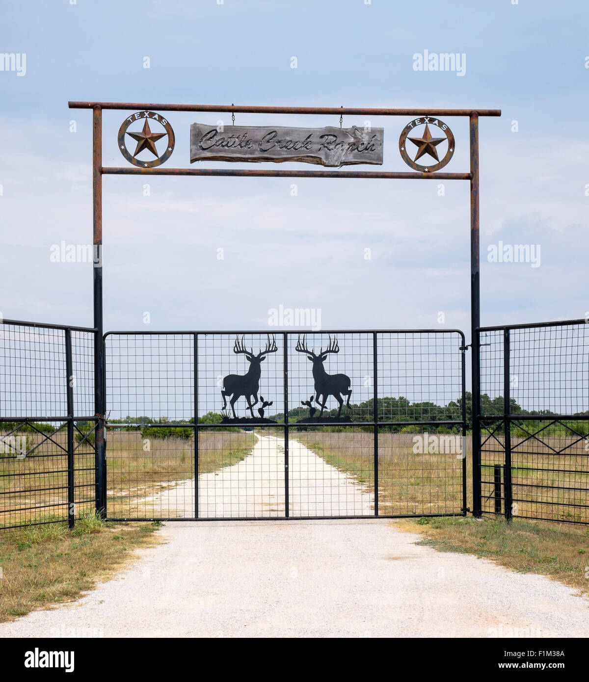 Ranch entrance gate hi res stock photography and images Alamy