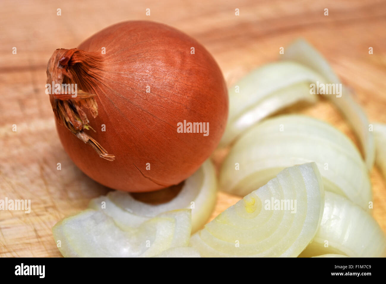 Onion slices hi-res stock photography and images - Alamy