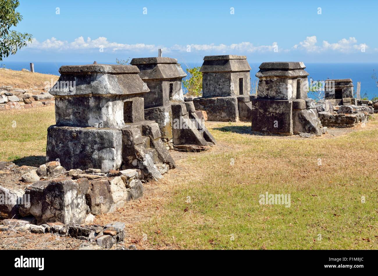 Totonac graves, pre-Columbian cemetery excavation site site Quiahuiztlan at Villa Rica below Cerro de los Metates Stock Photo