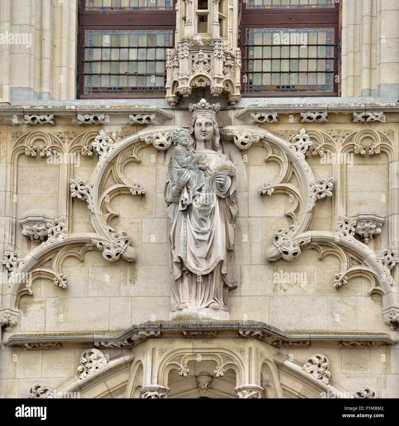 Details of exterior of medieval gothic city hall of Oudenaarde, Belgium Stock Photo