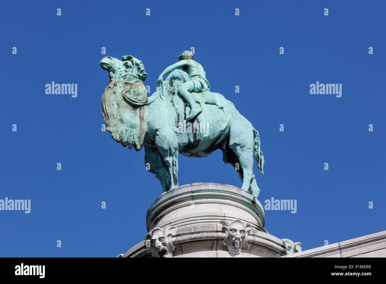 Camel sculpture hi-res stock photography and images - Alamy