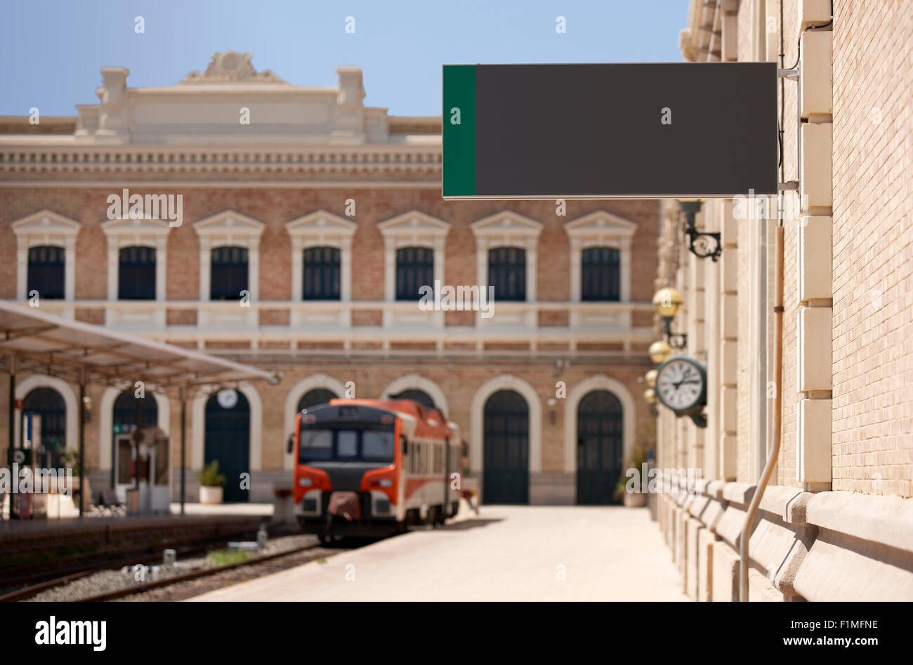 Evacuation train station hi-res stock photography and images - Alamy