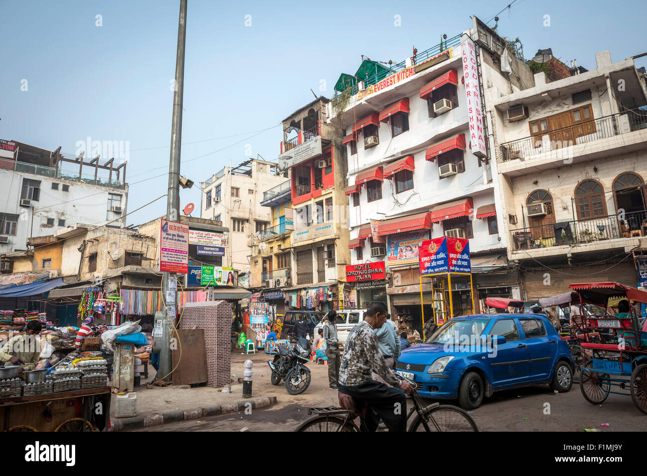 Busy street market near Main Bazaar in the Paharganj District of New Delhi, India Stock Photo