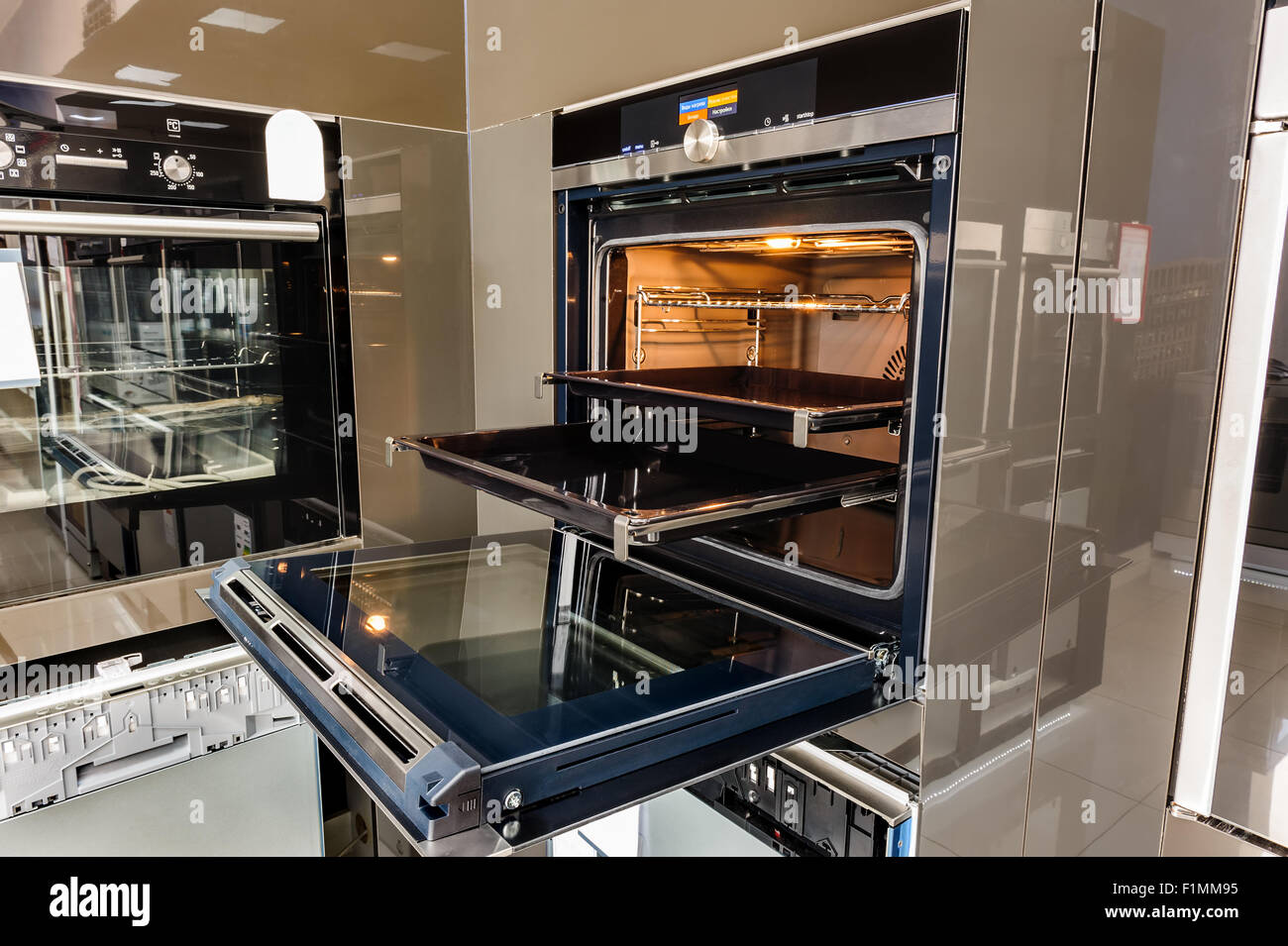 Kitchen hi tek electric hires stock photography and images Alamy